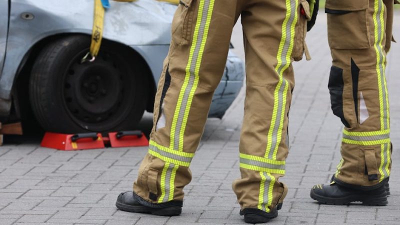 Kolizja w Powidzu: Strażacy i policja na miejscu zdarzenia