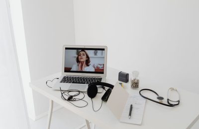 Teleporada kontra Dr Google. Kto powinien stawiać pierwszą diagnozę?