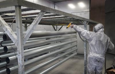 Malowanie proszkowe vs. tradycyjne lakierowanie: kluczowe różnice i zastosowania