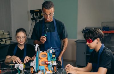 Młodzież z Kowalewa Opactwa odkrywa ścieżki kariery z MCK Słupca