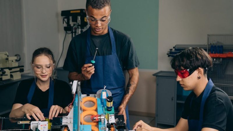 Młodzież z Kowalewa Opactwa odkrywa ścieżki kariery z MCK Słupca