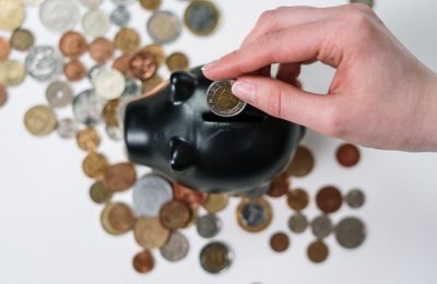 Dyscyplina finansowa w praktyce – jak przejąć kontrolę nad swoimi pieniędzmi?