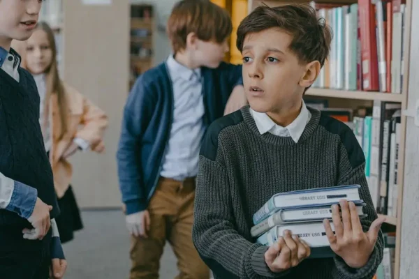 Jak oswoić dziecięce lęki? Bibliotekarki z wizytą w młodojewskim przedszkolu