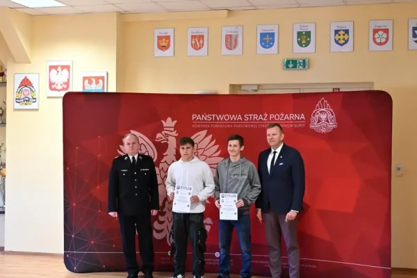 Jakub Przybyła z Zespołu Szkół w Słupcy wyróżniony w ogólnopolskim Turnieju Wiedzy Pożarniczej