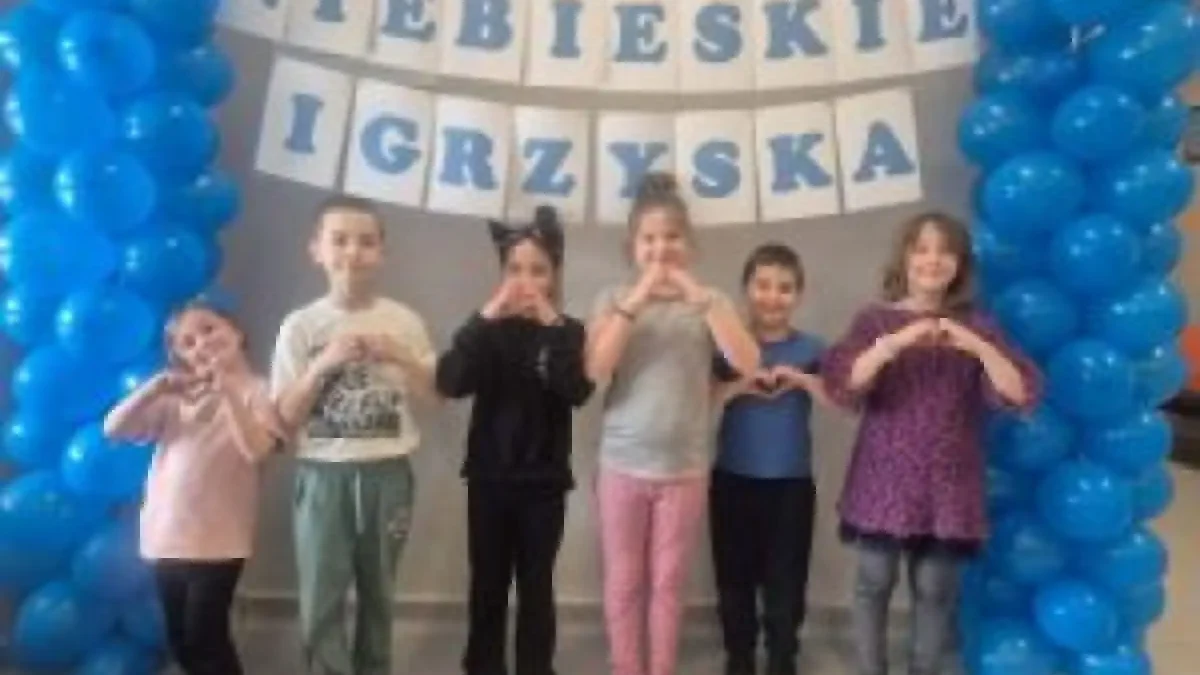Szkoła w Drążnej promuje akceptację. Uczniowie wzięli udział w Niebieskich Igrzyskach