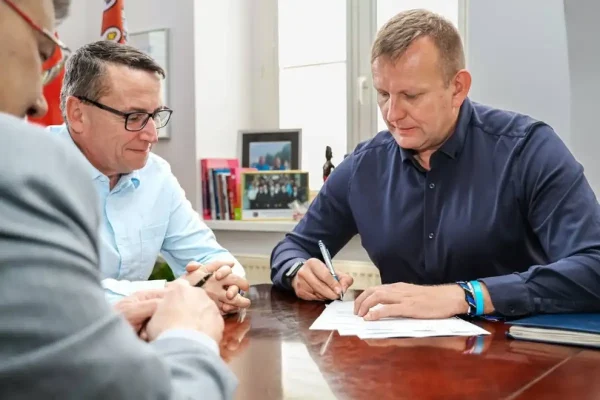 Powiat Słupecki wspiera ochronę zabytkowego ołtarza w Graboszewie