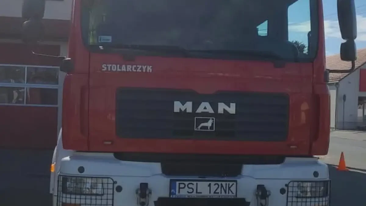 Pożar lasu w Ciążeniu. Strażacy walczyli z ogniem w nocy