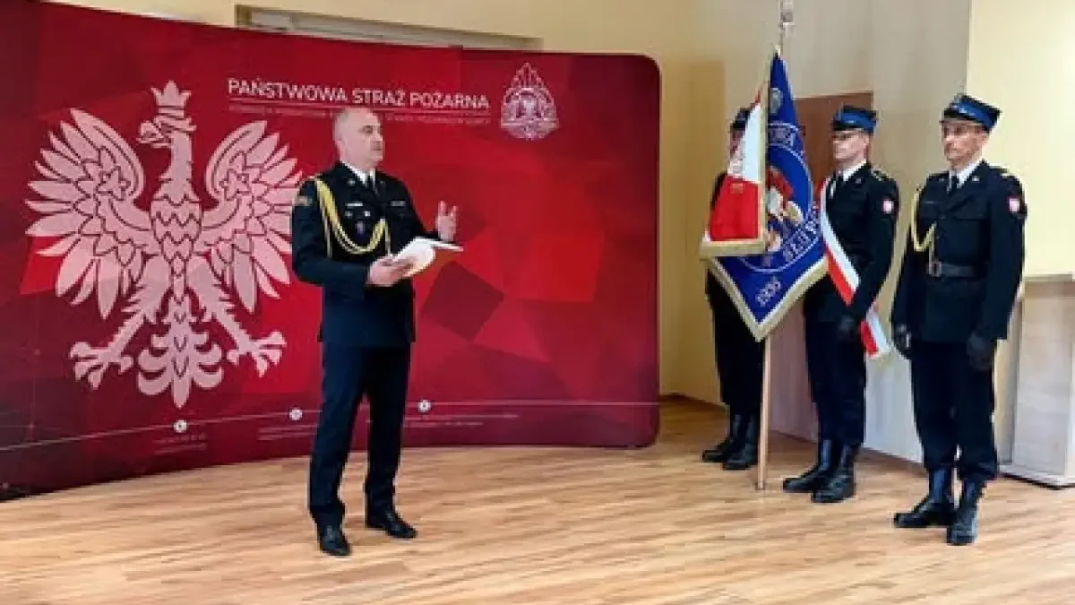 Nowy strażak w szeregach PSP w Słupcy. Ślubowanie w Dniu Strażaka