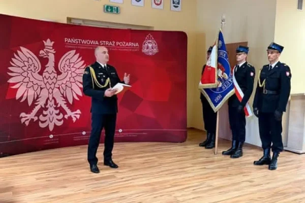 Nowy strażak w szeregach PSP w Słupcy. Ślubowanie w Dniu Strażaka