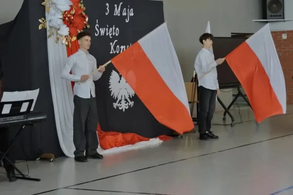 Uczniowie z Orchowa uświetnili rocznicę Konstytucji 3 Maja
