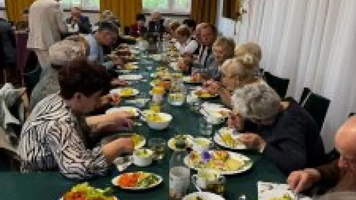 Seniorzy z Lądu nad Wartą łączą pokolenia przy wspólnym stole