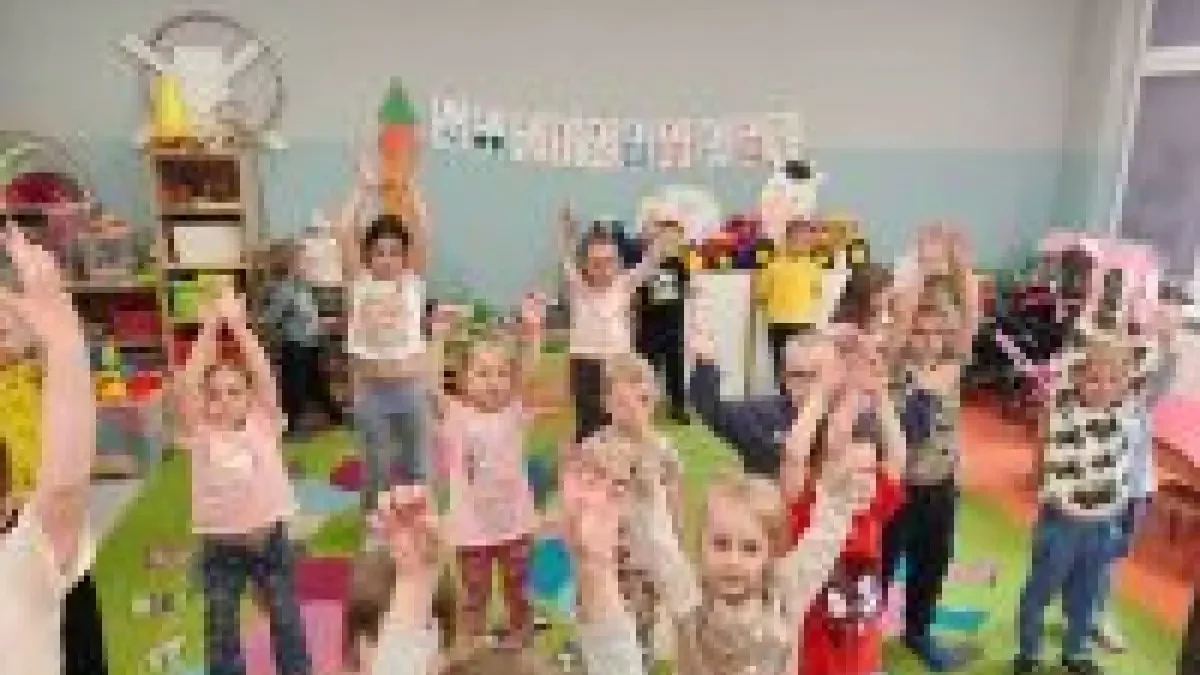 Zumba i dobra zabawa: Przedszkolaki z Ciążenia poznały tajniki tańca współczesnego
