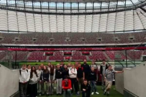 Uczniowie z Lądka odkrywają historię i sport w stolicy